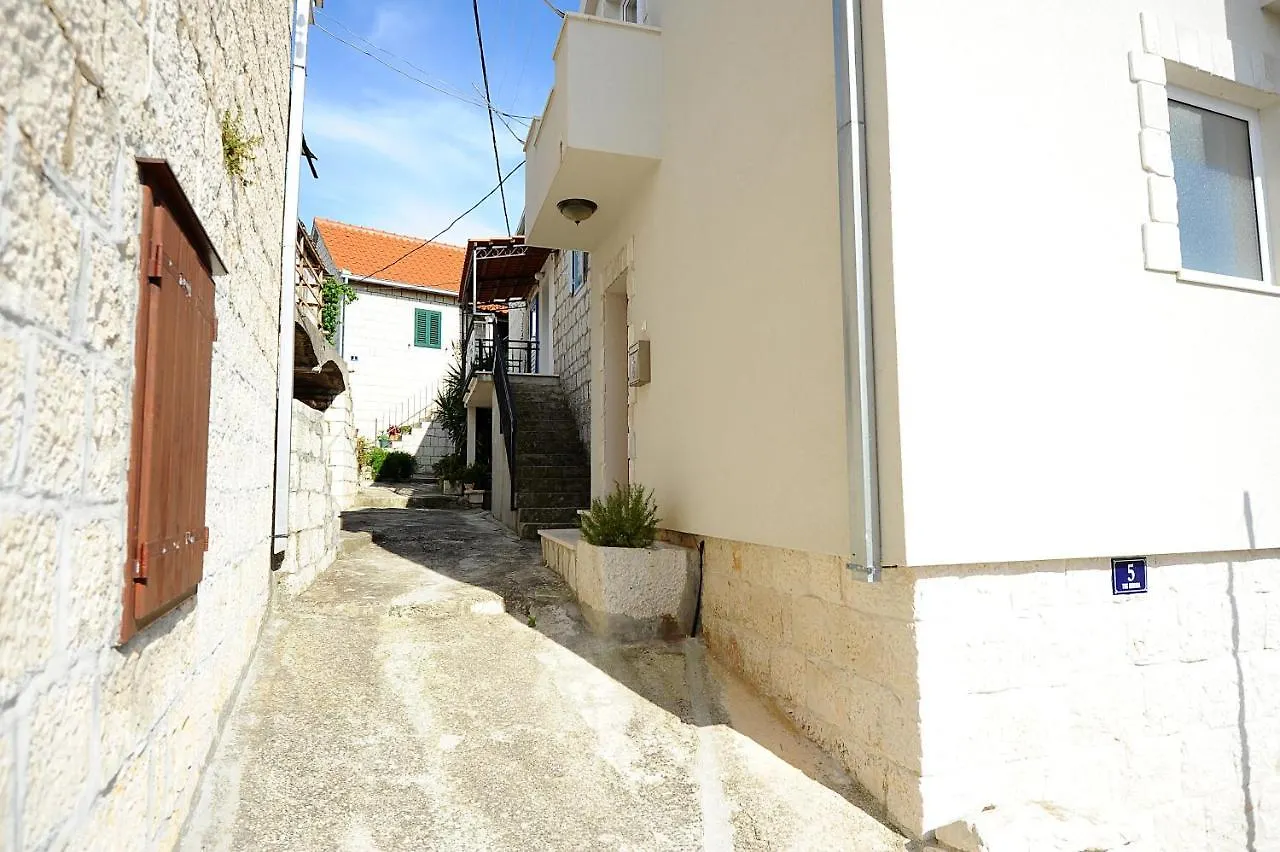 Studio Okrug Donji 16737B Donji Okrug  Appartement