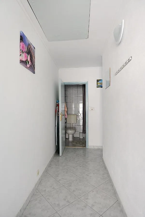 Studio Okrug Donji 16737B Donji Okrug  Donji Okrug (Ciovo)